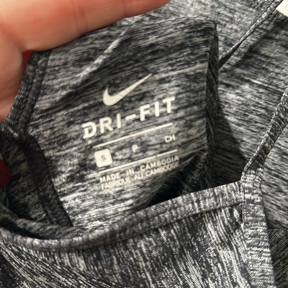 Nike tank top - Picture 3 of 3